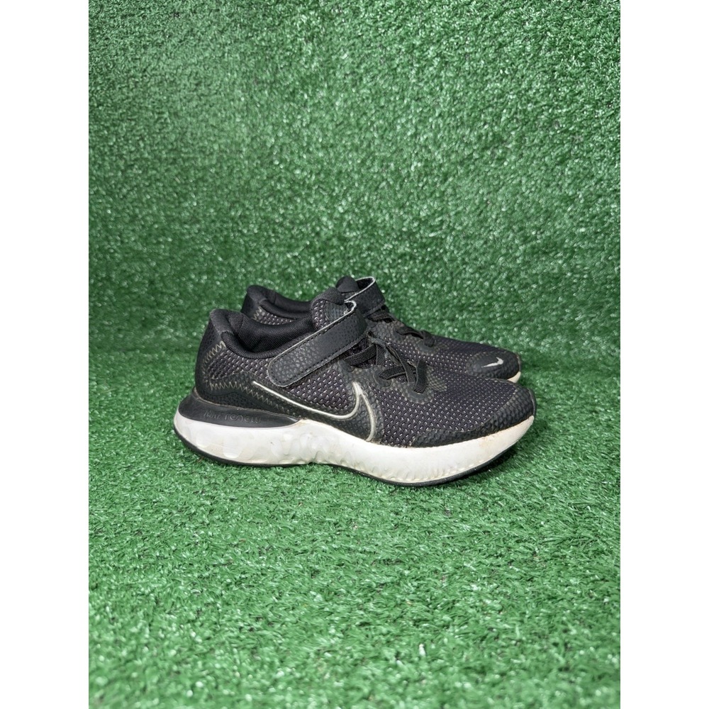 Nike Renew Run Youth Kids Size 1Y Black White Walking Shoes Comfort Sneakers